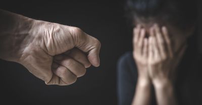 Policja zatrzymała 45-latka, który od trzech lat znęcał się nad matką
