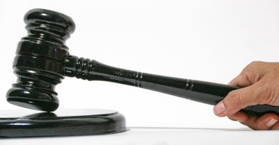 W środę wyrok w sprawie byłego nauczyciela oskarżonego m.in. o prezentowanie pornografii