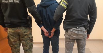 Policjanci zatrzymali 24-latka i przekazali go Straży Granicznej